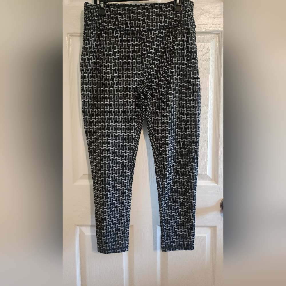 Ashley Blue Black & White Geometric Leggings